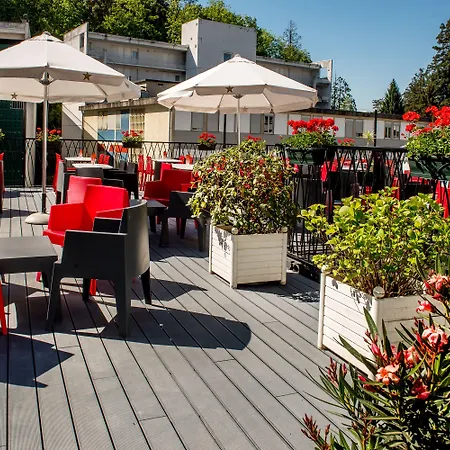 Ξενοδοχείο Sainte-rose 3*