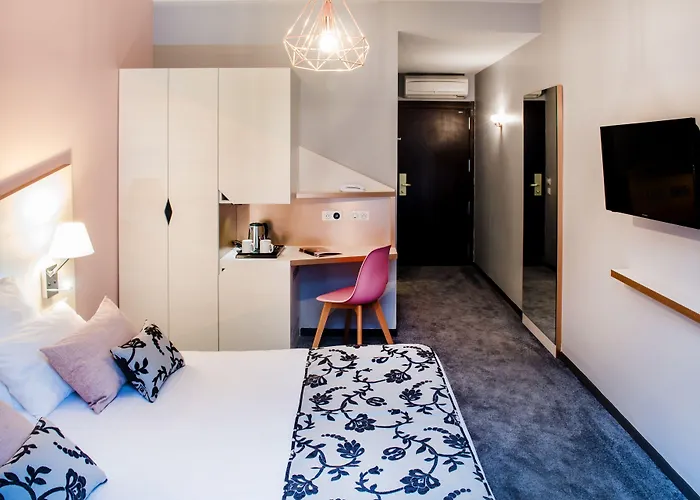 Hotell Sainte-rose 3*